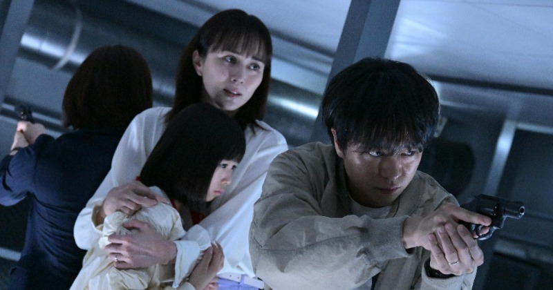 放送局占拠』武蔵三郎（櫻井翔）ファミリー、武装集団「妖」と