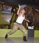 ���ʓW�w�X�͊��W�`�l�ނ�����4���N�O�̐��E�`�x������ɎQ���������΂��N(C)ORICON NewS inc. 