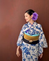 �A���~�J�̗��ߎp�iAHN MIKA �I�t�B�V�����u���O�wJewel of Lotus�x���j 