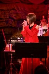 「年をとるのも悪くない」中森明菜、還暦ステージで響かせた“いま”の歌声【ライブレポート】 