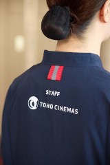 TOHO�V�l�}�Y��22�N�Ԃ�ɃX�^�b�t���j�t�H�[�������V 