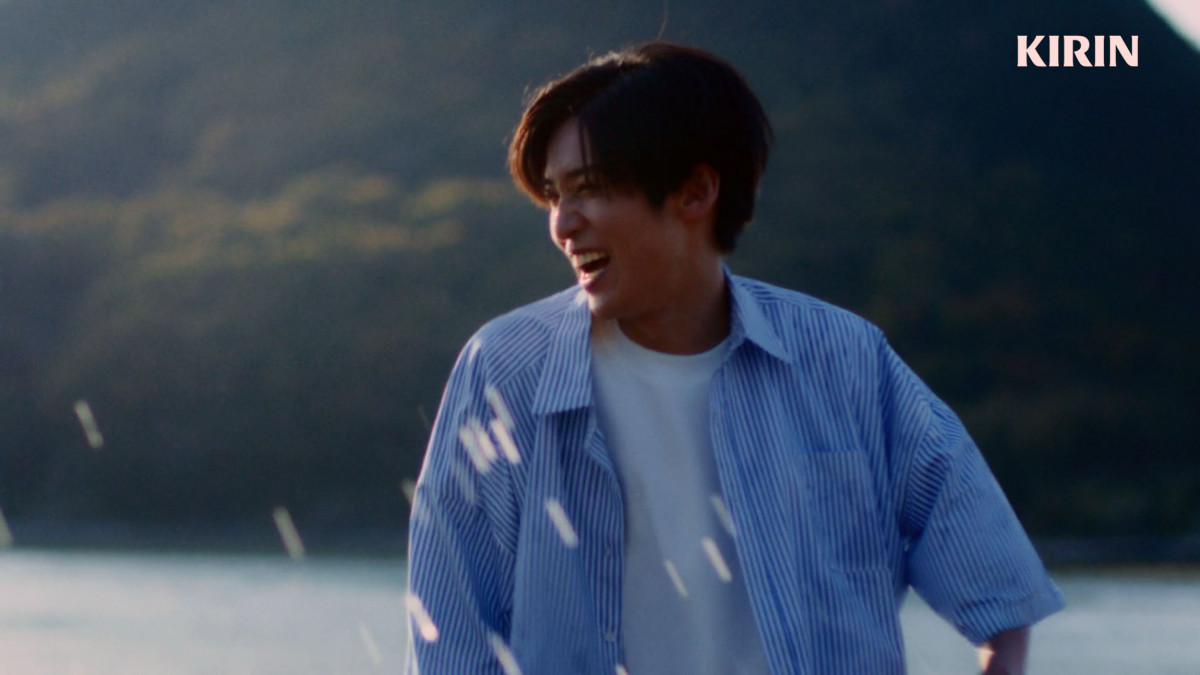 目黒蓮さん 大ボード 午後の紅茶 2025 夏ver 目黒蓮さん ポスター 午後の紅茶 2025 夏ver - メルカリ