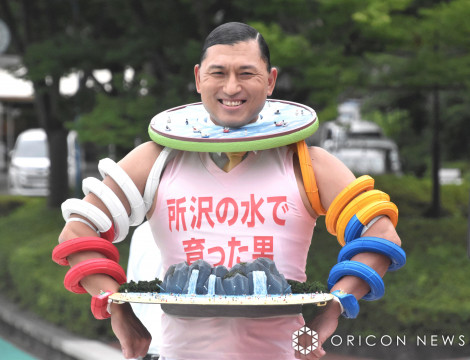 �������̃v�[���ŗc�����̃G�s�\�[�h���I�����I�[�h���[�E�t���r�� �iC�jORICON NewS inc. 