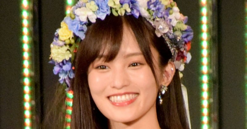 山本彩 8点セット 山本彩、お腹チラ見せの夏コーデ披露 ちゃめっ気あふれる“舌出し
