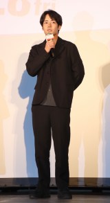 fwߋEn̂ꏊɂāxߋEv~Aɓodԑ^q (C)ORICON NewS inc. 