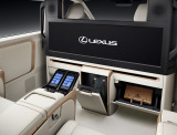 �ꕔ���ǂ����\���ꂽLEXUS�wLM500h�x EXECUTIVE�p�����V�[�g(�C���e���A�J���[ : �\���X�z���C�g) 