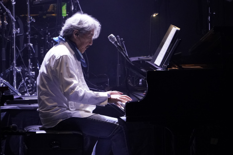 �u�i�C�A�K���E���R�[�h�v50���N���C�u�̖͗l 