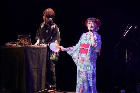 �u�i�C�A�K���E���R�[�h�v50���N���C�u�̖͗l 