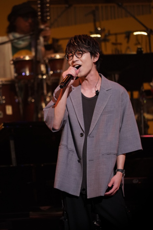 �u�i�C�A�K���E���R�[�h�v50���N���C�u�̖͗l 