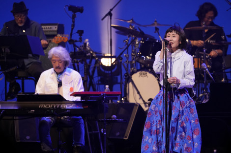 �u�i�C�A�K���E���R�[�h�v50���N���C�u�̖͗l 