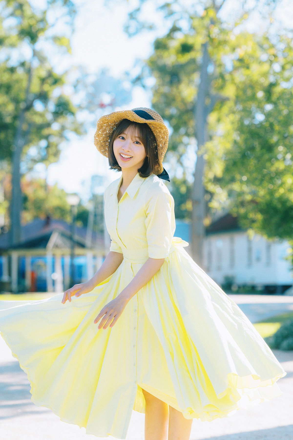 富田鈴花 サイン入り生写真 「4回目のひな誕祭」黄色衣装 ヨリ 富田