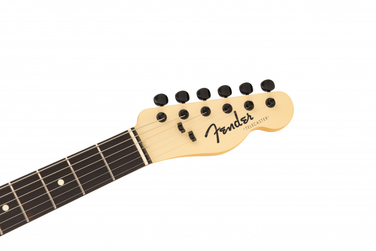 フェンダー原宿店 限定カラー Fender Telecaster グラデーション 画像・写真 | 原宿のフェンダー旗艦店限定、シックなルックスの