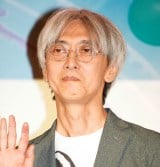 ����A�j���w�s�v�c�̍��ŃA���X�� -Dive in Wonderland-�x������I���ʉ�䂠�����ɓo�d���������r�Ɗē� (C)ORICON NewS inc. 