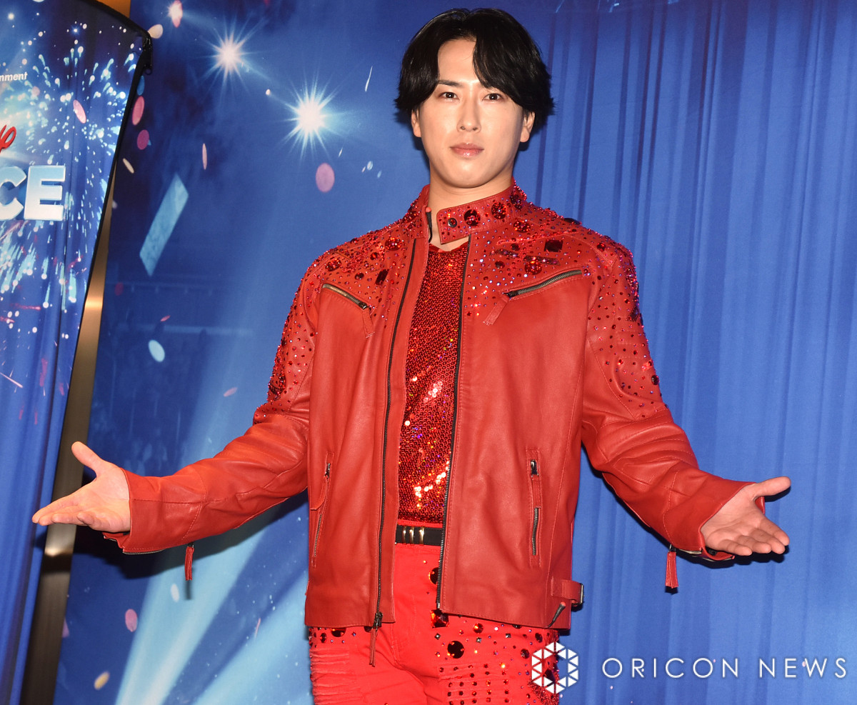 宮舘涼太、Snow Manメンバーに先駆け氷上でパフォーマンス グループ名