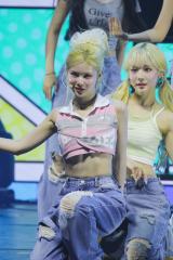 �wtripleS A Live 25 in Tokyo�x �B�e:��댳�A�����O 