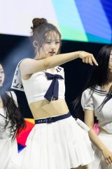 �wtripleS A Live 25 in Tokyo�x �B�e:��댳�A�����O 