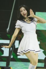 �wtripleS A Live 25 in Tokyo�x �B�e:��댳�A�����O 