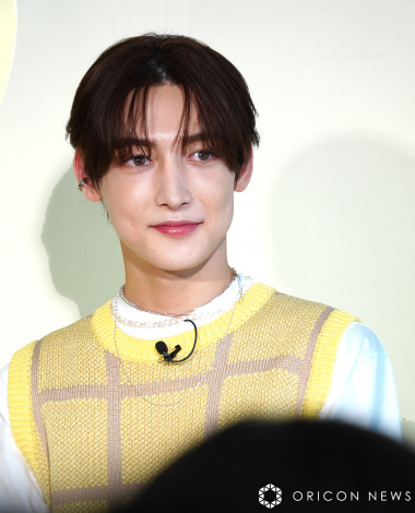 Essential Web CM�wROIROM �V���ȃf�r���[�x�� ���\��ɎQ������ROIROM�E�l��H�� �iC�jORICON NewS inc. 