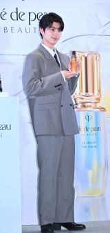 �u�ςݏd�˂��P�����A�����Ă����B�v�t�H�g�R�[���ɓo�d�����{�c���� �iC�jORICON NewS inc. 