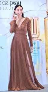 �u�ςݏd�˂��P�����A�����Ă����B�v�t�H�g�R�[���ɓo�d�����吭�� (C)ORICON NewS inc. 