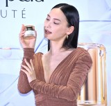 �u�ςݏd�˂��P�����A�����Ă����B�v�t�H�g�R�[���ɓo�d�����吭�� (C)ORICON NewS inc. 