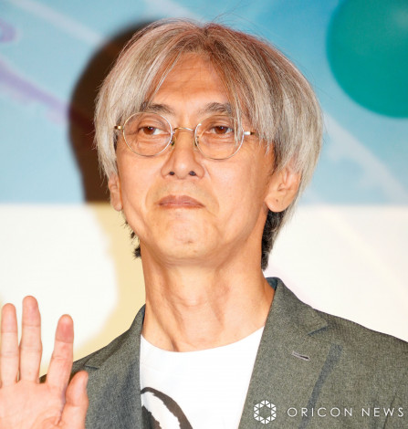 ����A�j���w�s�v�c�̍��ŃA���X�� -Dive in Wonderland-�x������I���ʉ�䂠�����ɓo�d���������r�Ɗē� �iC�jORICON NewS inc. 