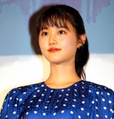 ����A�j���w�s�v�c�̍��ŃA���X�� -Dive in Wonderland-�x������I���ʉ�䂠�����ɓo�d�������ؔT�� �iC�jORICON NewS inc. 