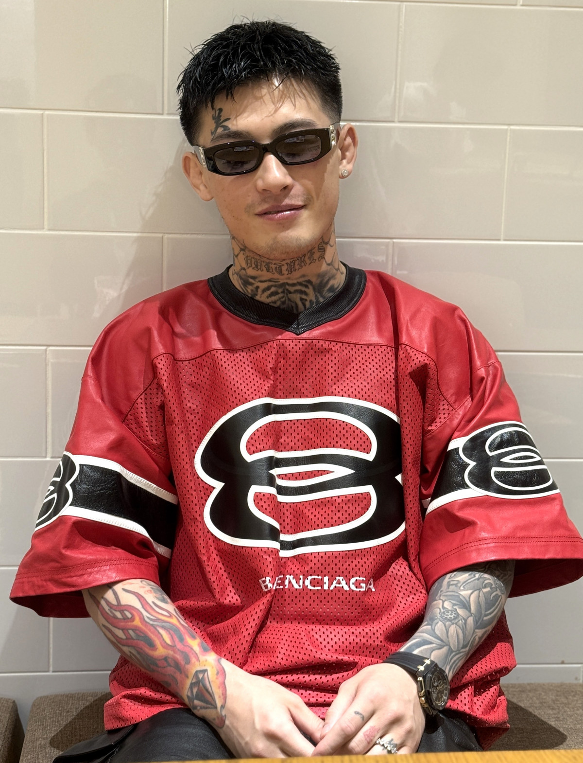 バレンシアガ　balenciaga LED フレーム　サングラス　平本蓮　格闘家 平本蓮 着用 【BALENCIAGA】サングラス | あいまくんの格闘家