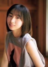 日向坂46山下葉留花、“異世界に迷い込んだ美少女”に