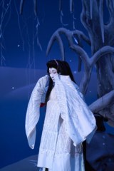 �f��w����x��ʎʐ^ (C)�g�c�C��/�����V���o�� (C)2025�f��u����v����ψ��� 