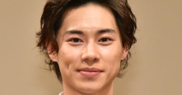 戸塚純貴、33歳の誕生日を報告 ドラマで共演の阿部サダヲ&小松和重と笑顔で3ショット「#しあわせな時間に満面の笑みのバカ息子」