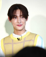 Essential Web CM�wROIROM �V���ȃf�r���[�x�� ���\��ɎQ������ROIROM�E�l��H�� (C)ORICON NewS inc. 