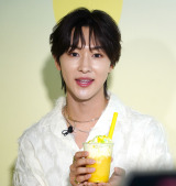 Essential Web CM�wROIROM �V���ȃf�r���[�x�� ���\��ɎQ������ROIROM�E�{���喲(C)ORICON NewS inc. 