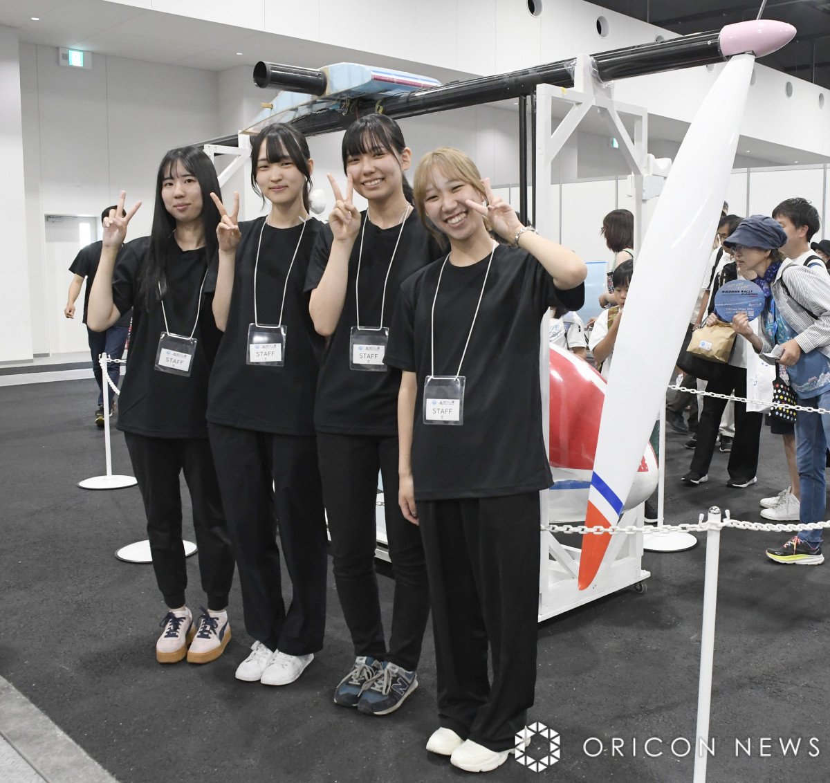 万博に巨大飛行機が登場、驚きの“軽さ” 『鳥人間コンテスト』操縦体験