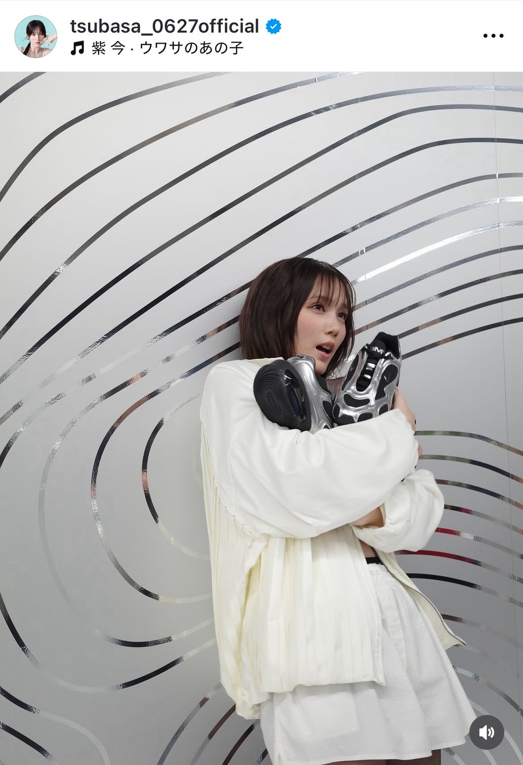 画像・写真 | 本田翼、“ミニ丈×透けタイツ”で美脚披露「たまらない