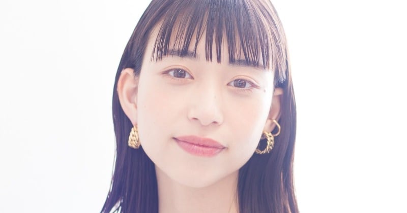 「お顔ちっちゃすぎ!」森川葵、共演俳優と並んだ“潜入”ショットに反響  『スティンガース』オフショ公開