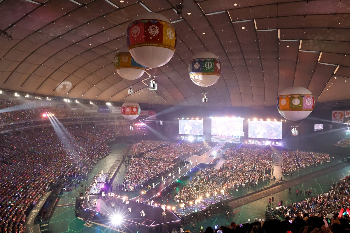 ミュージカル刀剣乱舞　目出度歌誉花舞　十周年祝賀祭　三日月宗近 目出度歌誉花舞 十周年祝賀祭 | ミュージカル『刀剣乱舞』公式サイト