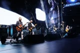 オアシス、再結成ツアーのロンドン公演スタート 8万人熱狂の初日でオジー・オズボーンさんに「Rock 'n' Roll Star」捧げる 