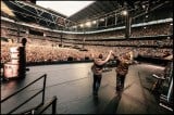 オアシス、再結成ツアーのロンドン公演スタート　8万人熱狂の初日でオジー・オズボーンさんに「Rock 'n' Roll Star」捧げる 