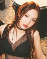 �A���o���wENEMY�xNAYEON�ՃW���P�b�g 