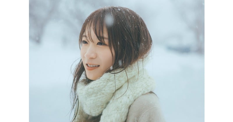 秋元真夏フォトブック『淡淡』表紙&裏表紙解禁「これまであまり見せたことのない表情」