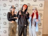 HANAEMOMOKACHIKAASKY-HĨWIԑgɏo@gq̎hƃfr[1Nڂ̐S 