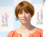 4児の母・hitomi、短パンで美脚&美スタイル披露に「スタイル良すぎ」「美脚」「色っぽい」 