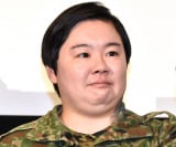「輪郭が四角になりました」やす子、親知らず3本抜歯後の“腫れた”顔を公開 モノクロ&真顔ショットに反響 