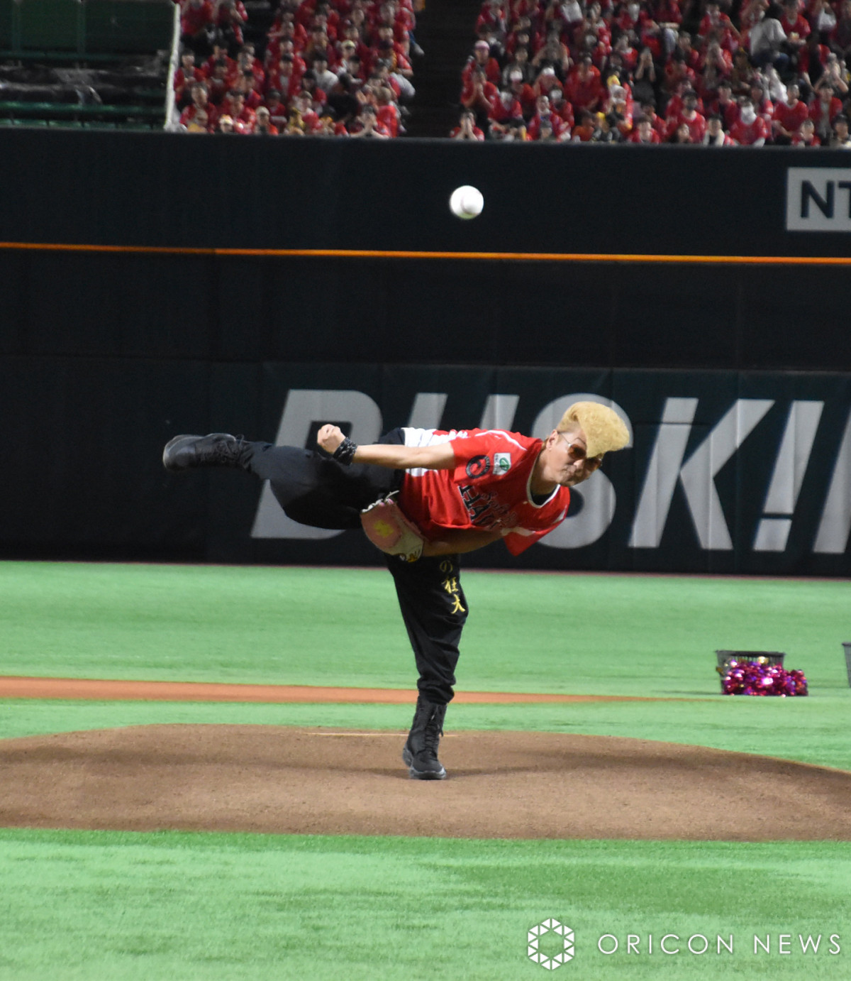 綾小路翔、『鷹祭 SUMMER BOOST』でセレモニアルピッチ 投球前に“代役