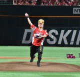 �����H�āA�w��� SUMMER BOOST�x�ŃZ�����j�A���s�b�` �����O�Ɂg����h�T�����u�c�O�Ȃ���S�[���f���{���o�[�ƘA�������Ȃ��āv 