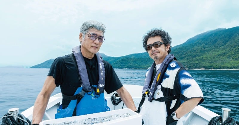 奥田民生×吉川晃司、Ooochie Koochieで凱旋ロケ 広島愛あふれる