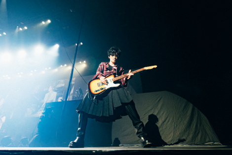 �wKURE Presents THE VERY BEST OF FANTASY NARITA THOMAS SIMPSON �ĉz�̑��P 2025�x�̃t�@�C�i�������̖͗l �iC�jTOKYO RECORDS 