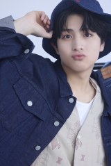 wؗI 1st ʐ^Wu1920vx𔭔钴}EؗI (C)KADOKAWA/Be=䏃 