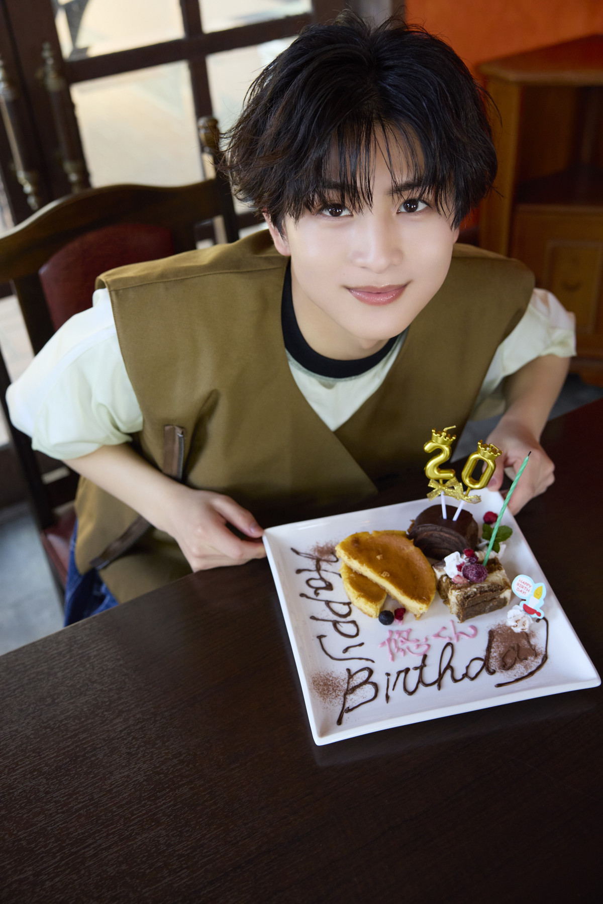 wؗI 1st ʐ^Wu1920vx𔭔钴}EؗI (C)KADOKAWA/Be=䏃 